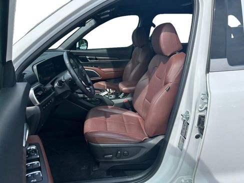 Used 2024 Kia Telluride EX w/ EX Captain's Chair Package AWD/4WD image 8