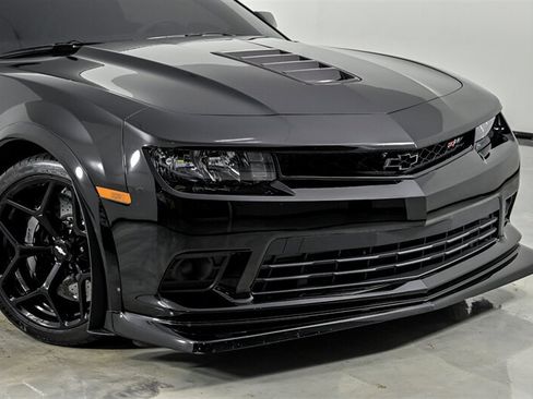 Used 2015 Chevrolet Camaro Z/28 RWD image 2