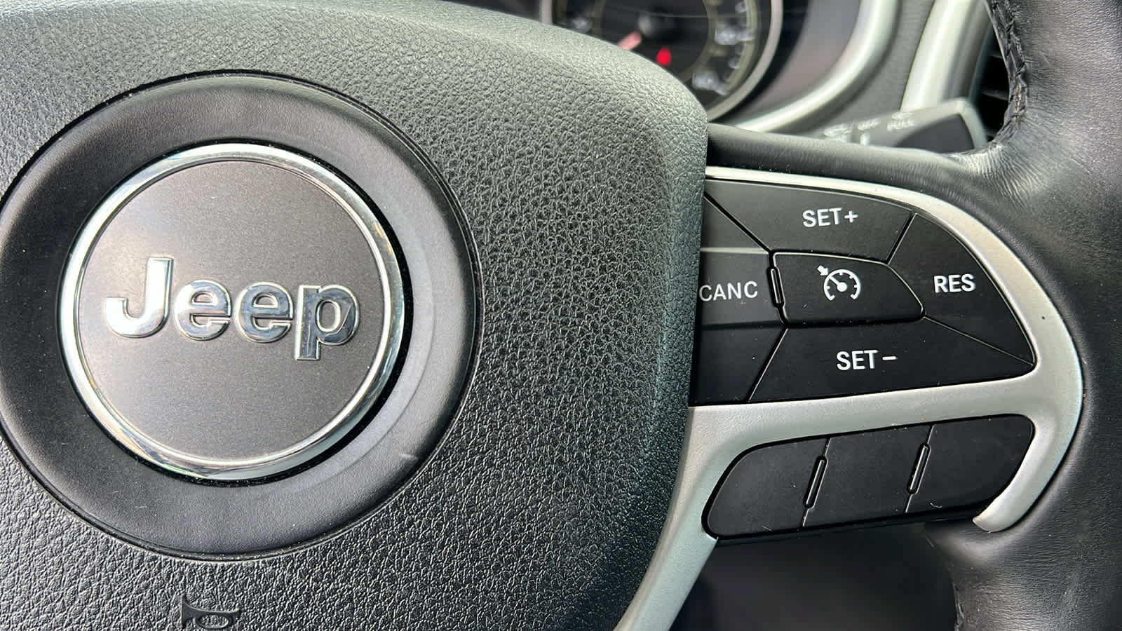 Used 2014 Jeep Cherokee Trailhawk w/ Comfort/Convenience Group AWD/4WD image 20