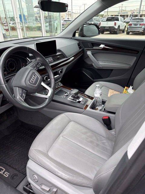 Used 2020 Audi Q5 2.0T Premium Plus w/ Premium Plus Package AWD/4WD image 2