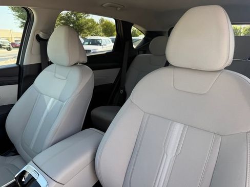 Used 2025 Hyundai Tucson SEL FWD image 11