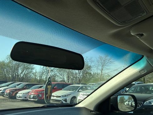 Used 2018 Honda HR-V LX image 32