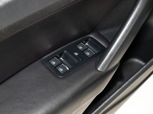 Used 2015 Volkswagen Passat 1.8T SEL Premium image 10