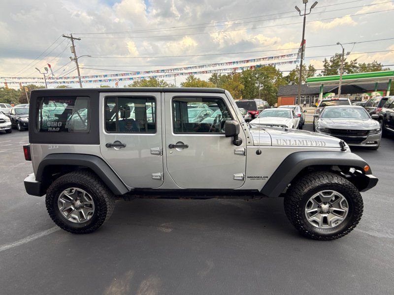 Used 2016 Jeep Wrangler Unlimited Sport w/ Connectivity Group AWD/4WD image 4