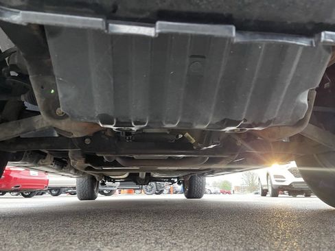 Used 2014 Chevrolet Suburban LT image 16