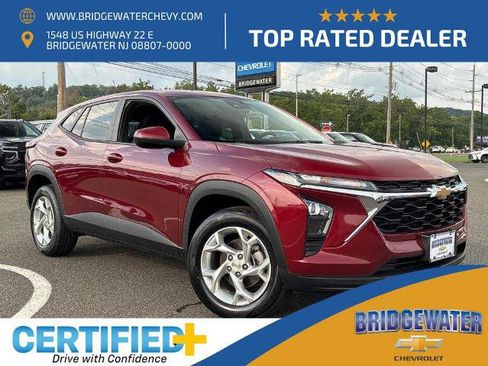 Used 2024 Chevrolet Trax LS w/ LS Convenience Package FWD image 1