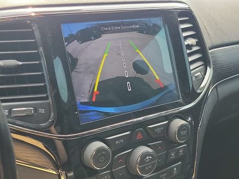 Used 2020 Jeep Grand Cherokee High Altitude AWD/4WD image 15