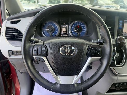Used 2016 Toyota Sienna XLE w/ XLE Navigation Package AWD/4WD image 14