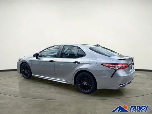 Used 2020 Toyota Camry SE w/ Carpet Mat Package AWD/4WD image 3
