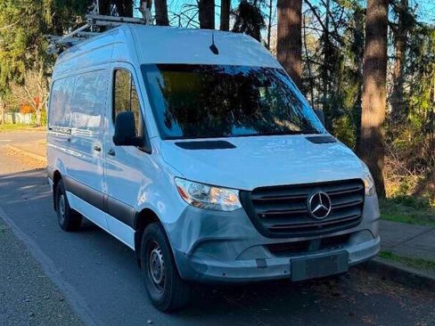 Used 2019 Mercedes-Benz Sprinter 144 image 11