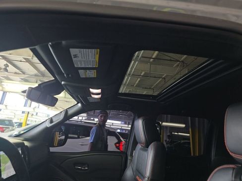 Used 2023 Nissan Frontier PRO-4X w/ Pro-4X Premium Package image 15