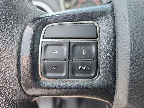Used 2019 Dodge Journey SE FWD image 18