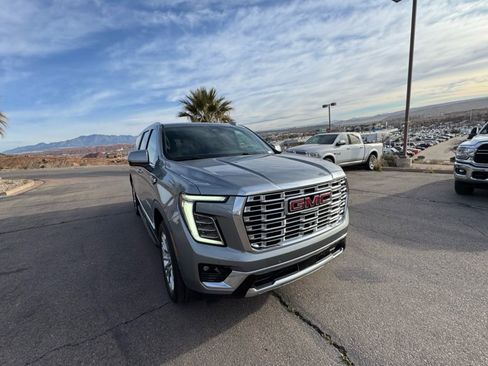 Used 2025 GMC Yukon XL Denali image 7
