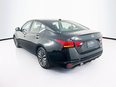 Used 2025 Nissan Altima 2.5 SV FWD image 5
