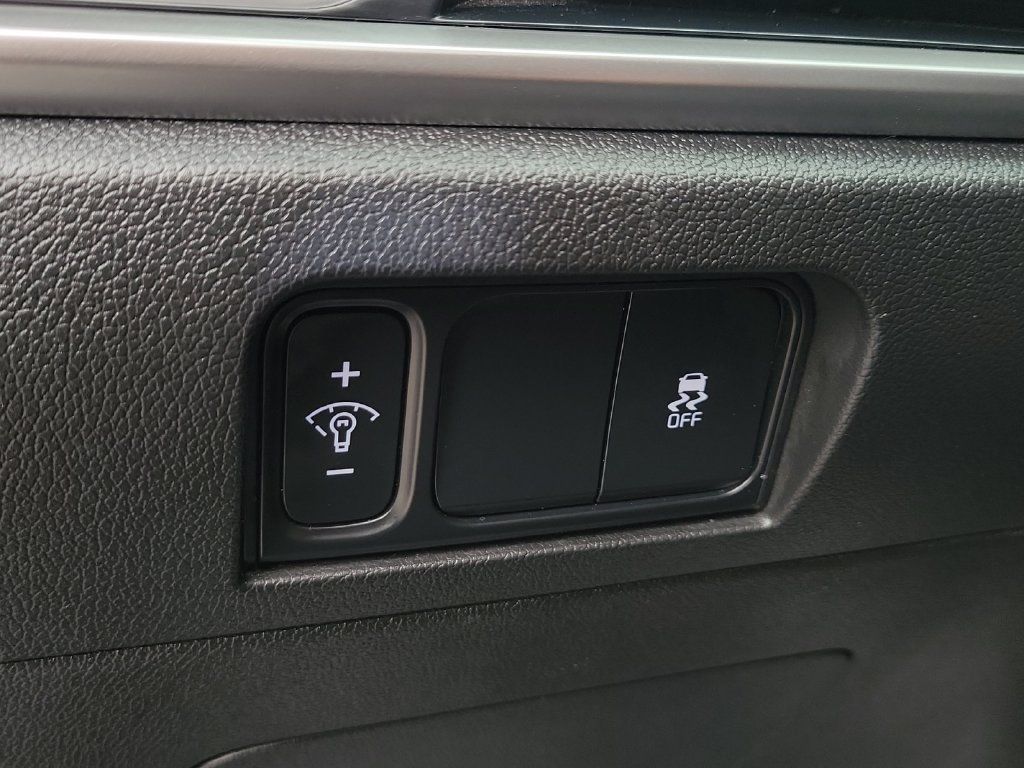 Used 2024 Kia Sorento S FWD image 23