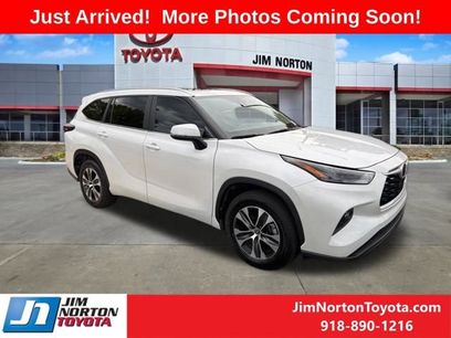 Used 2024 Toyota Highlander XLE