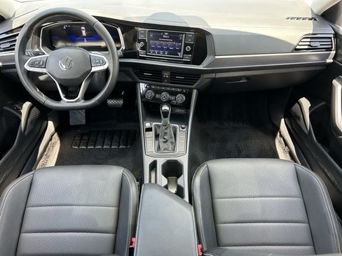 Used 2024 Volkswagen Jetta SE FWD image 13