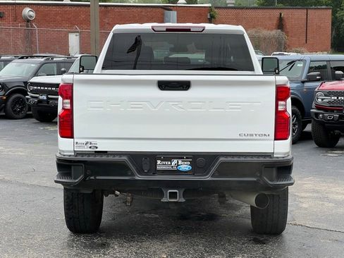 Used 2024 Chevrolet Silverado 2500 Custom w/ Custom Value Package AWD/4WD image 4