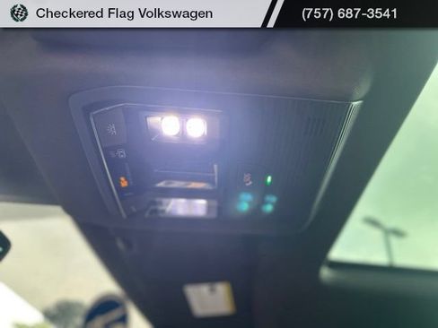 Used 2024 Volkswagen Atlas Cross Sport SE FWD image 18