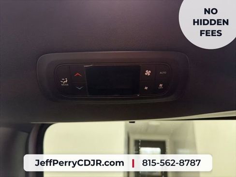 New 2026 Chrysler Pacifica Select FWD image 15