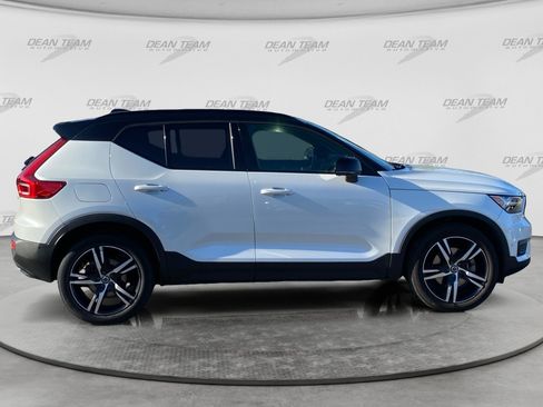 Used 2019 Volvo XC40 T5 R-Design AWD/4WD image 9