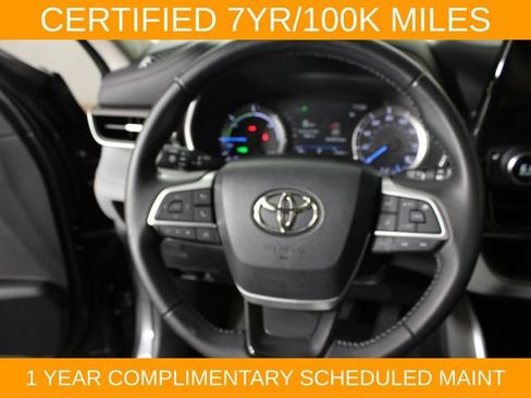 Used 2023 Toyota Highlander XLE FWD image 19