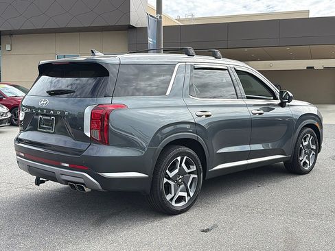 Used 2023 Hyundai Palisade SEL w/ Premium Package AWD/4WD image 4