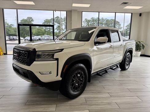 Used 2022 Nissan Frontier Pro-X w/ Pro-X Premium Package RWD image 3