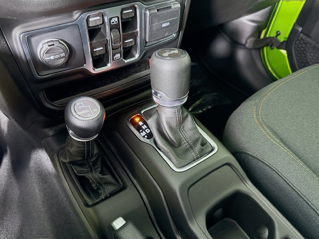 Used 2025 Jeep Wrangler Unlimited Sport AWD/4WD image 17