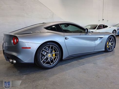 Used 2016 Ferrari F12 Berlinetta image 6