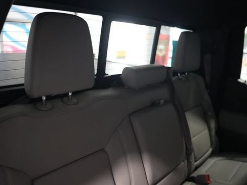 Used 2022 GMC Sierra 1500 SLT w/ SLT Premium Plus Package AWD/4WD image 19