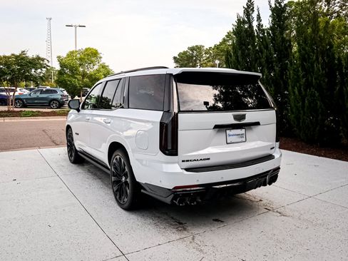 Used 2026 Cadillac Escalade V w/ LPO, ONYX Package AWD/4WD image 8