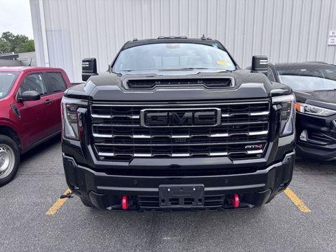 Used 2025 GMC Sierra 3500 AT4 w/ AT4 Premium Plus Package AWD/4WD image 2