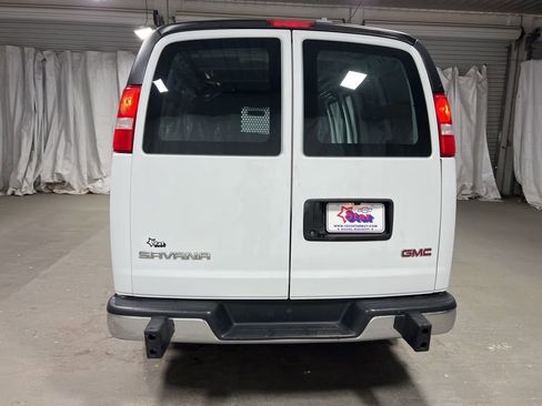 Used 2023 GMC Savana 2500 w/ Driver Convenience Package image 6
