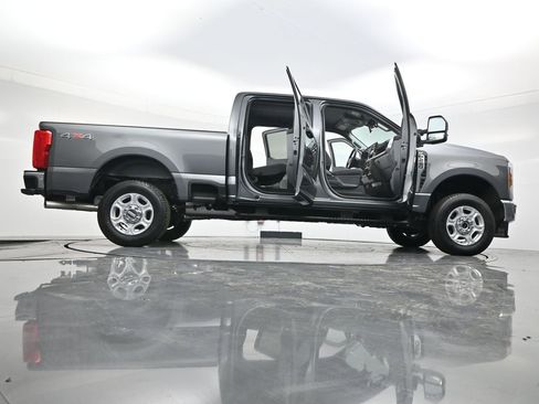 Used 2025 Ford F250 XLT AWD/4WD image 55