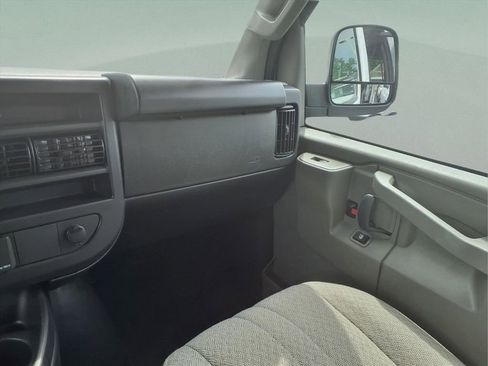 Used 2024 Chevrolet Express 3500 LT w/ LT Preferred Equipment Group RWD image 17
