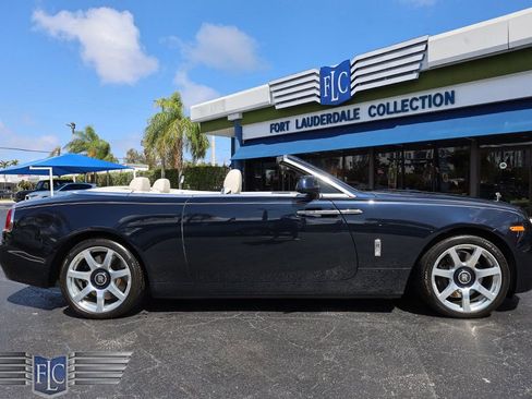 Used 2016 Rolls-Royce Dawn RWD image 2