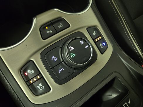 Certified 2020 GMC Terrain Denali w/ Denali Premium Package AWD/4WD image 30