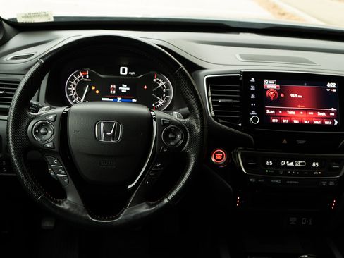 Certified 2022 Honda Ridgeline Black Edition image 29