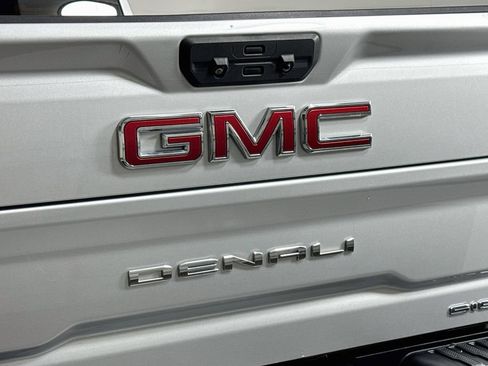 Used 2020 GMC Sierra 3500 Denali w/ Denali Ultimate Package AWD/4WD image 10