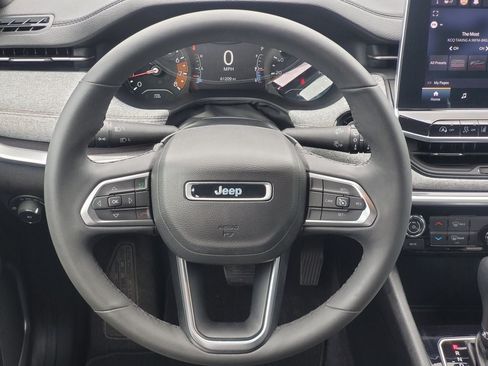 Used 2023 Jeep Compass Latitude AWD/4WD image 23
