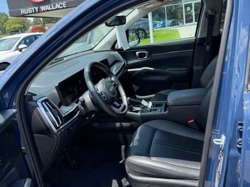 Used 2024 Kia Sorento S w/ Panoramic Sunroof Package FWD image 9