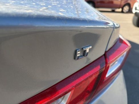 Used 2023 Chevrolet Malibu LT image 4