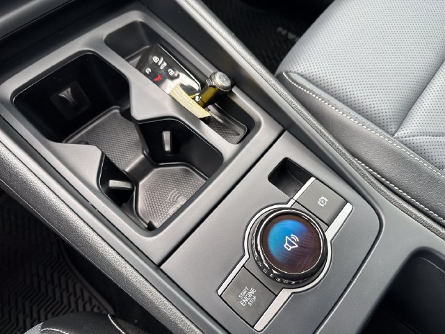 Certified 2025 Volkswagen Tiguan SE AWD/4WD image 28