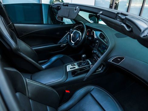 Used 2019 Chevrolet Corvette Stingray Coupe w/ 1LT RWD image 41
