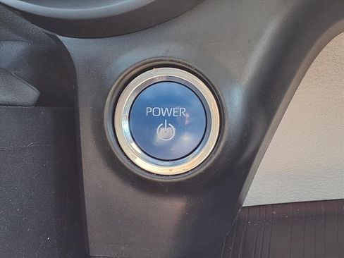 Used 2023 Toyota Sienna LE FWD image 14