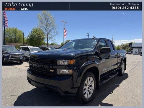 Used 2019 Chevrolet Silverado 1500 Custom w/ Custom Value Package AWD/4WD image 1