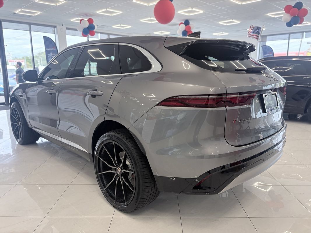 Used 2022 Jaguar F-PACE S AWD/4WD image 10