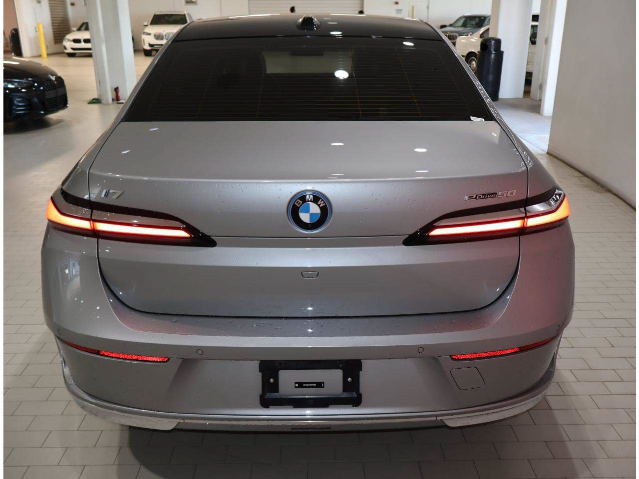 Certified 2024 BMW i7 eDrive50 RWD image 6