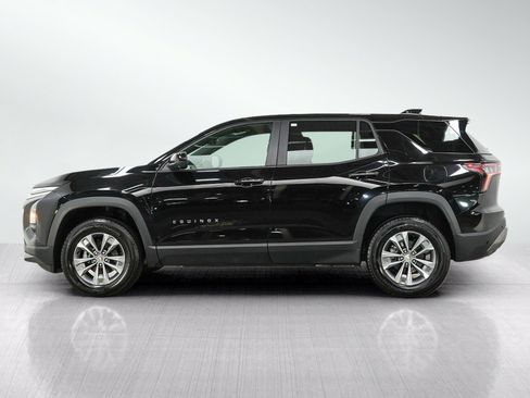 Used 2025 Chevrolet Equinox LT w/ Safety and Technology Package AWD/4WD image 2